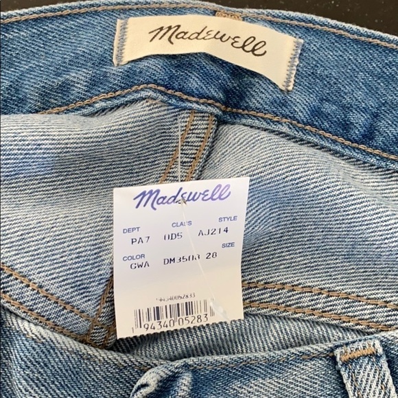 NWT Madewell The Mom jean in Gilford Wash SZ 28 - Picture 9 of 10